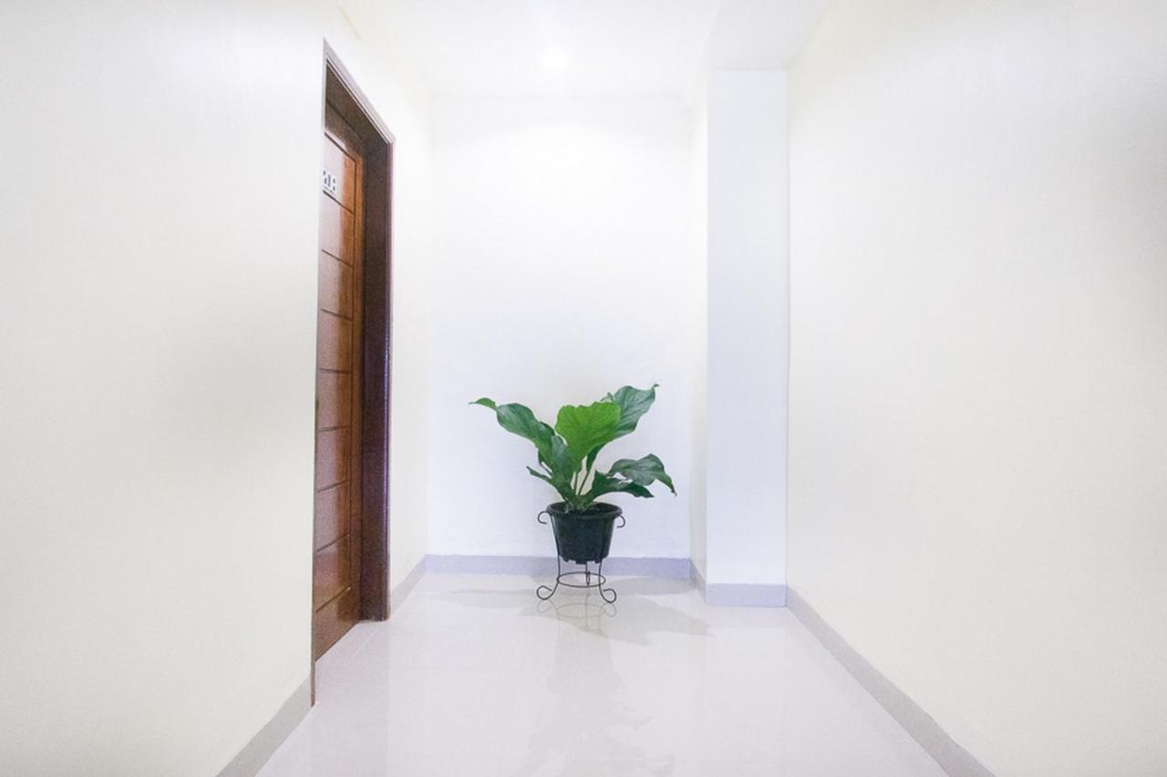 Hotel RedDoorz @ RS Adam Malik Medan Exterior foto